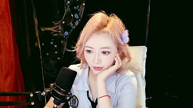 Lady-Mia777 live sex cam