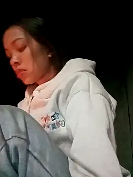 Andrea-688's cam snapshot