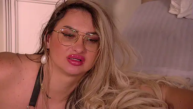 Denisse_Perry's cam snapshot