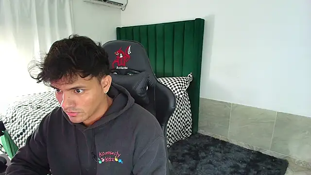 man_dur07's cam snapshot