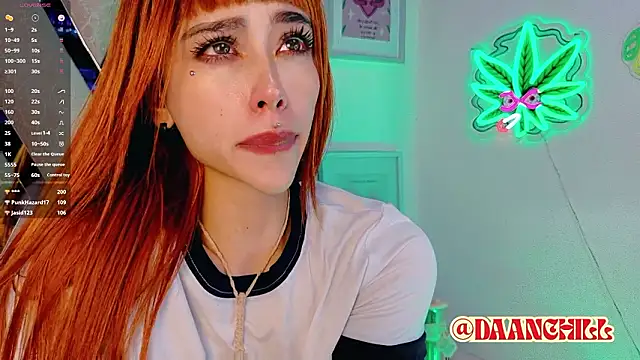 ScarlettRusso1 live sex cam