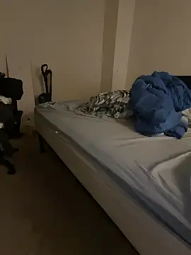 Kingbertfeet's cam snapshot