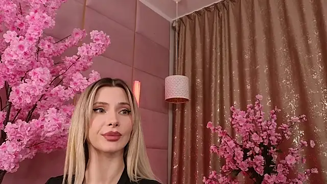 Elliblue's cam snapshot