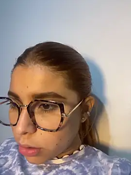 baddieasiantv's cam snapshot