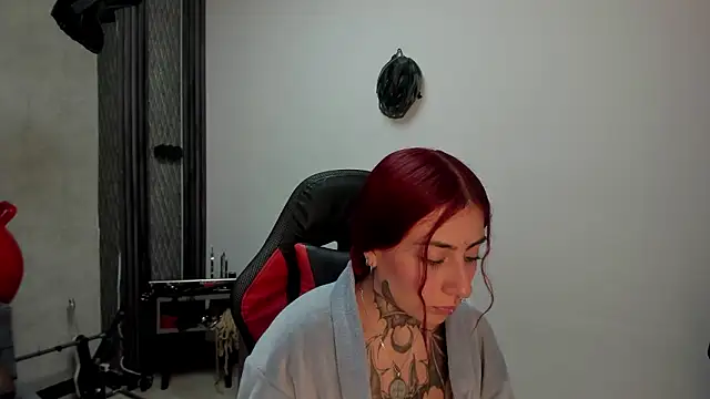 selene_red_ live sex cam