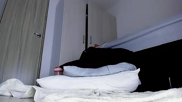 Skarleth69 live sex cam