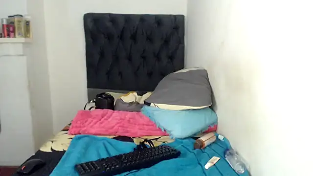 MissLola026's cam snapshot