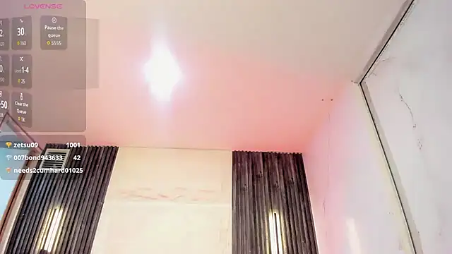 pervert_extrabigboobs's cam snapshot