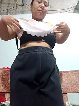 Queen-18200's cam snapshot