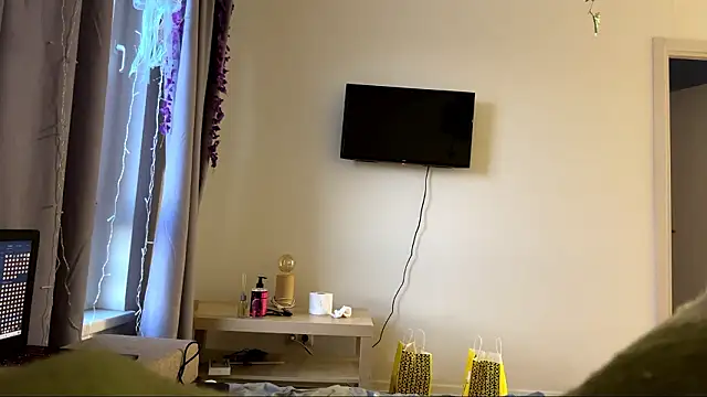 LunaMacky's cam snapshot