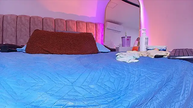 _linda_milk_'s cam snapshot