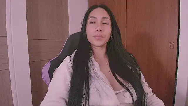 ArianaReynoldss's cam snapshot