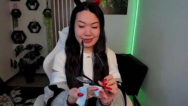 LunaPurrr's cam snapshot