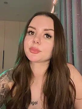 Alina_Vibe_Me live sex cam