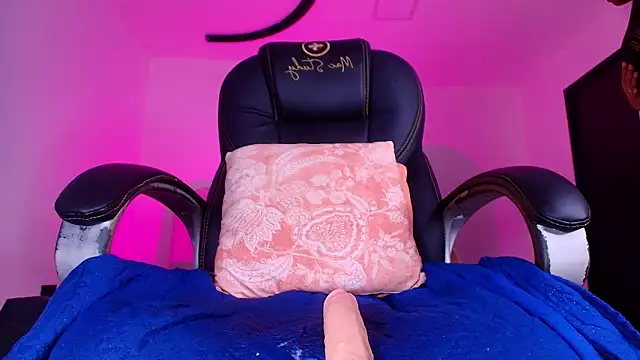 naomi_kyse live sex cam