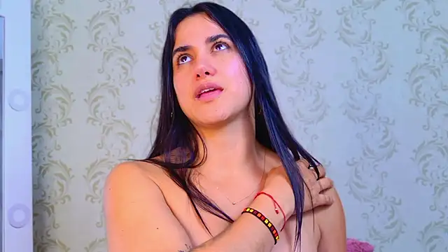 Bella_Fior's cam snapshot