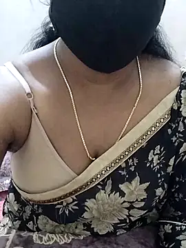 MrsNayoni77's cam snapshot