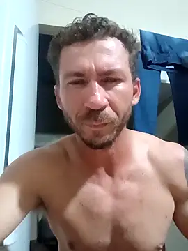 RobertoLuiz84 live sex cam