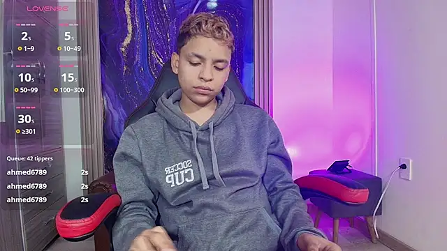 ale_clark's cam snapshot