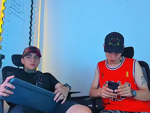 Thomas-Wil live sex cam