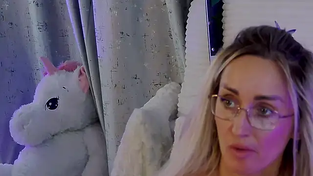 IsabelleEthan's cam snapshot