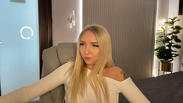 OhMyEmma's cam snapshot