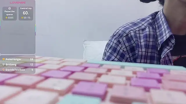 yourcuteneighbourr's cam snapshot