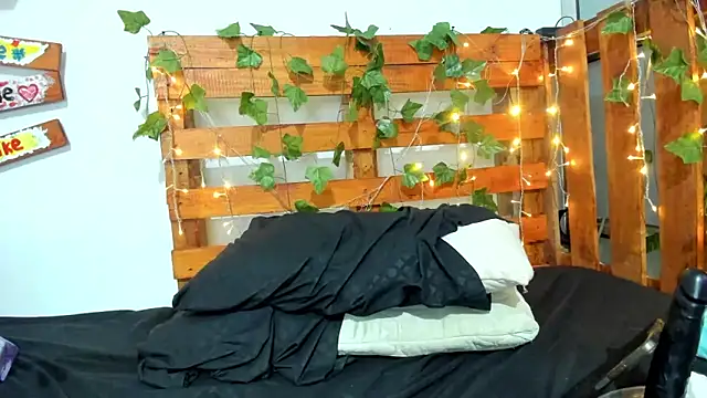 cris_dulce's cam snapshot