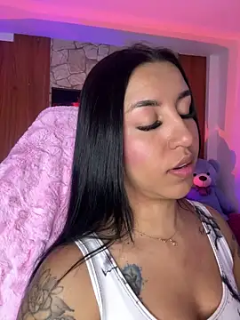 Tamara_Roberts1's cam snapshot