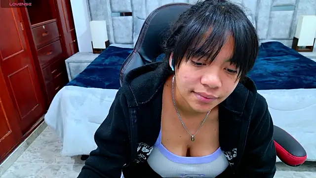 laureentt_'s cam snapshot