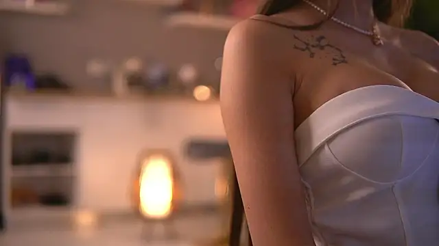 ButterflyLeah's cam snapshot