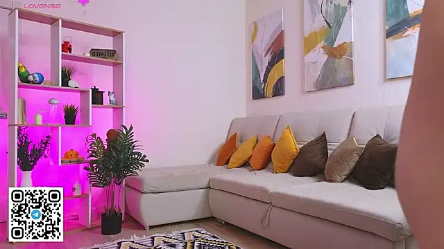 oliviabr0wn0 live sex cam