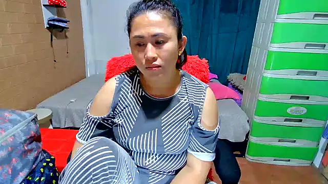 Ugly-Filipina's cam snapshot