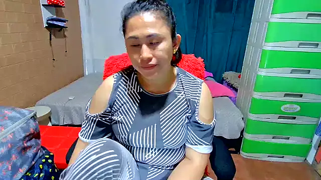 Ugly-Filipina's cam snapshot