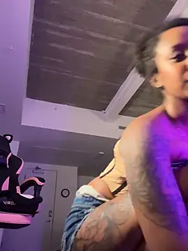 Your_Paris's cam snapshot