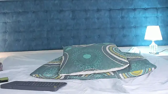 LexiCriimson live sex cam