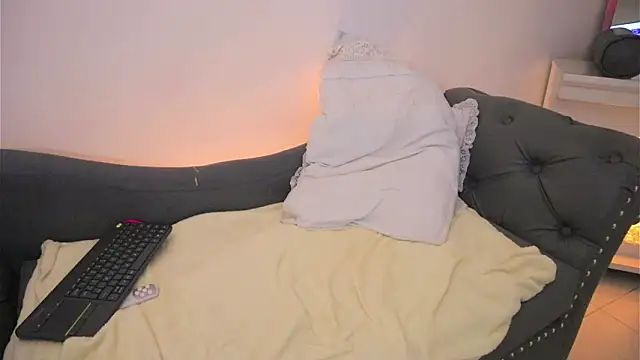 Daisha_Riley's cam snapshot