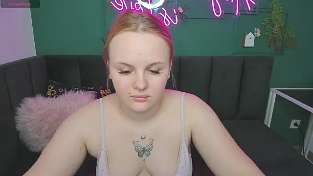 PamelaLloyd's cam snapshot