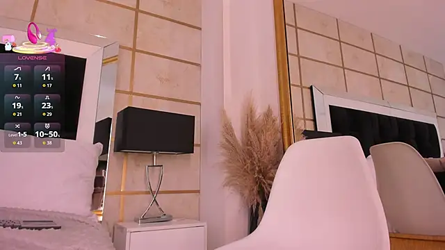 RoxyLior's cam snapshot