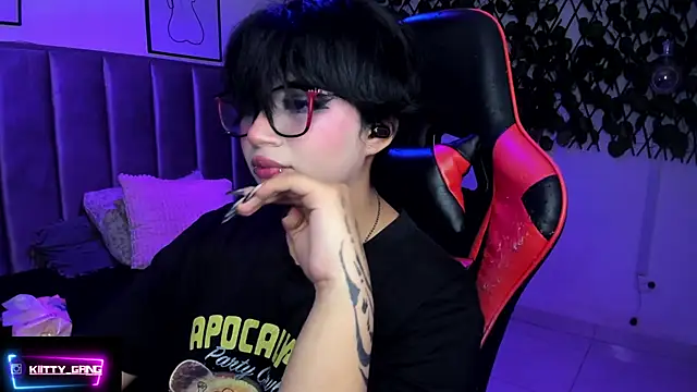 Kitty_Gang's cam snapshot