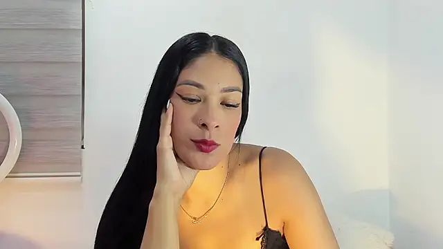 bella_hadid1_'s cam snapshot