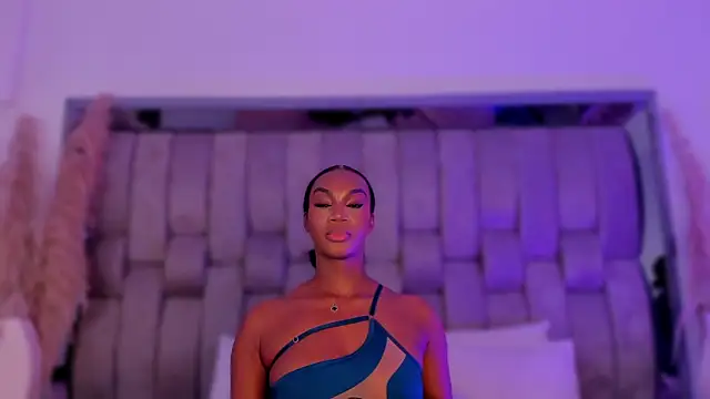 ChaynnaCooper live sex cam