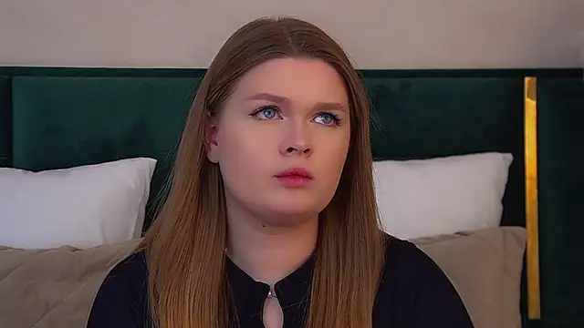 CrystalLyons live sex cam