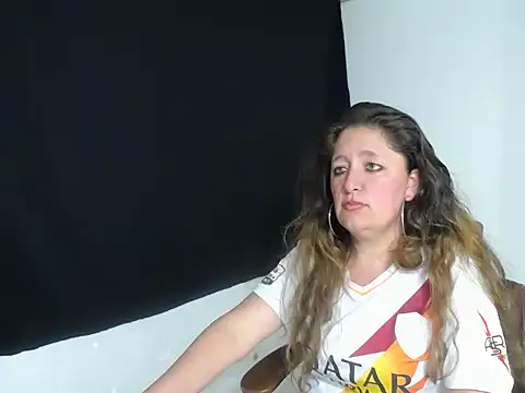 MilfCute_sex's cam snapshot