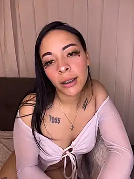 cristal__violetaa's cam snapshot