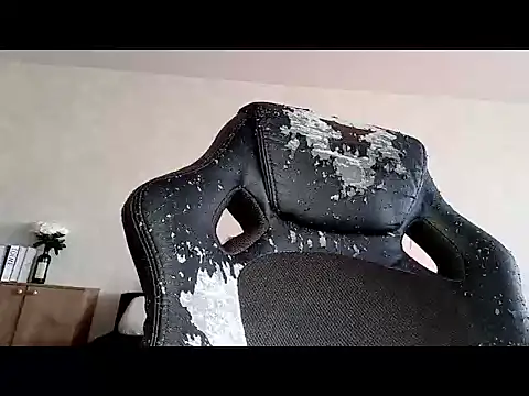 Kira_Chain's cam snapshot