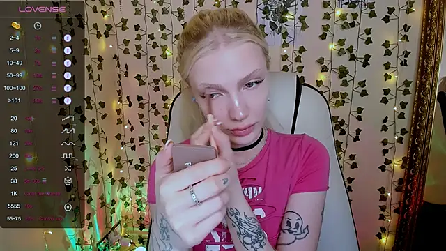 AnyaTaylor_'s cam snapshot