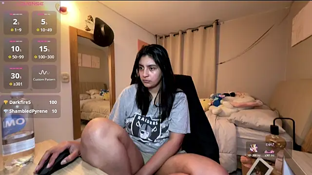 cloe_small's cam snapshot