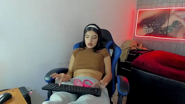 honeyluxe_'s cam snapshot