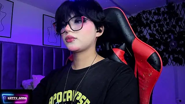 Kitty_Gang's cam snapshot